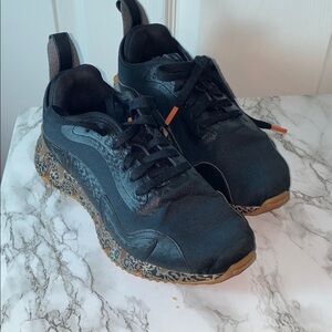 Reebok Zig Dynamica running shoes animal print design on the midsole Size 7